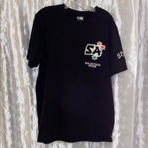 New Era San Antonio Spurs Black Shirt w/Embroidered Logo Men’s Size Large 🔥 C2